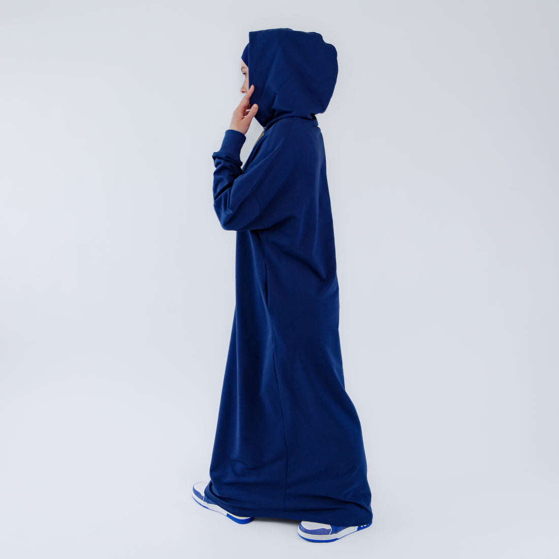 Robe musulmane maxi de style sportif abaya - "Indigo Oasis"