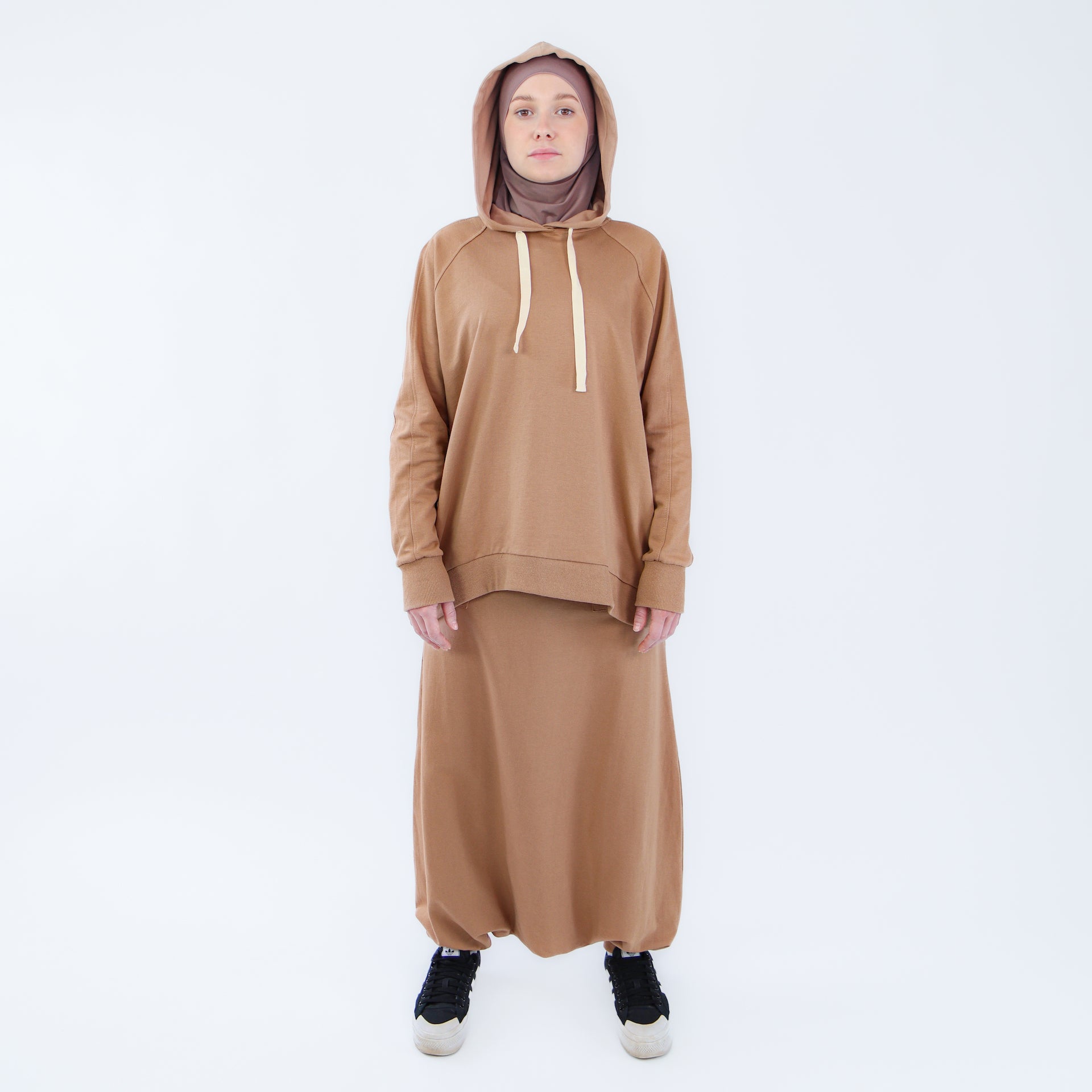 Sport Hijab Style: "Milk Coffee", Trainingsanzug - Hoodie mit Haremshosen
